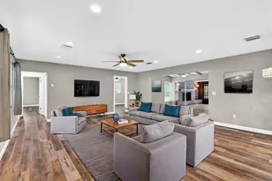 7 Eagle Ln, Palm Harbor, FL 34683 - Photo 4