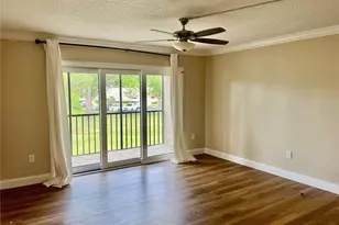 1423 Pine Glen Ln, Tarpon Springs, FL 34688 - Photo 12