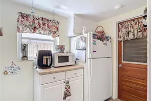 11114 White Oak Ln, Port Richey, FL 34668 - Photo 32
