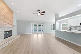 11421 Glenmont Dr, Tampa, FL 33635 - Photo 8