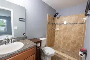 6517 Bayston Hill Pl, Zephyrhills, FL 33541 - Photo 14