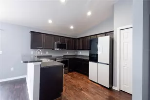 6517 Bayston Hill Pl, Zephyrhills, FL 33541 - Photo 4