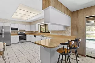 10700 Luscombe Ct, New Port Richey, FL 34654 - Photo 10