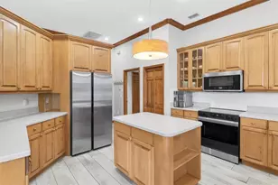 1050 Maravista Dr, Trinity, FL 34655 - Photo 10