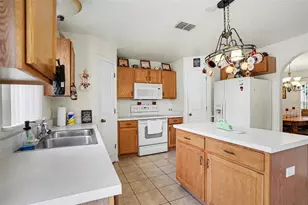 720 Valrico Hills Ln, Valrico, FL 33594 - Photo 6