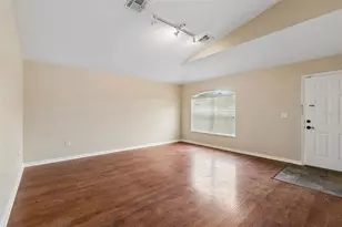 4631 Eagle Ranch Dr, Zephyrhills, FL 33542 - Photo 12