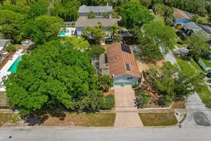1314 Oleander Dr, Tarpon Springs, FL 34689 - Photo 12