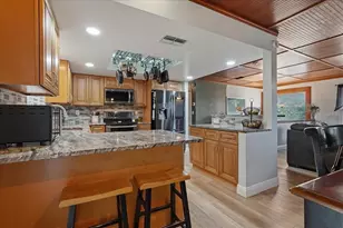 1314 Oleander Dr, Tarpon Springs, FL 34689 - Photo 2