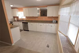 15682 Brookridge Blvd, Brooksville, FL 34613 - Photo 6