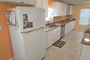 15682 Brookridge Blvd, Brooksville, FL 34613 - Photo 4