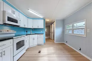 9569 Gray Fox Dr, Weeki Wachee, FL 34613 - Photo 10