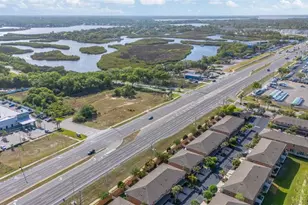 1819 Sommarie Wy, Tarpon Springs, FL 34689 - Photo 4