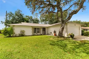 8510 Winding Wood Dr, Port Richey, FL 34668 - Photo 2