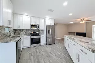 4221 Shore Acres Blvd NE, Saint Petersburg, FL 33703 - Photo 12
