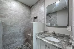 4221 Shore Acres Blvd NE, Saint Petersburg, FL 33703 - Photo 22