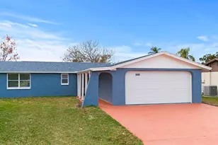 3332 Wilson Dr, Holiday, FL 34691 - Photo 2