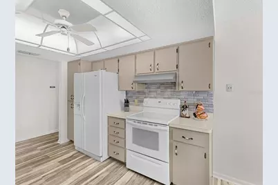8052 Spring Hill Drive, Spring Hill, FL 34606 - Photo 18
