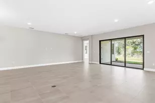 18225 Cresswind Ter, Lakewood Ranch, FL 34211 - Photo 8