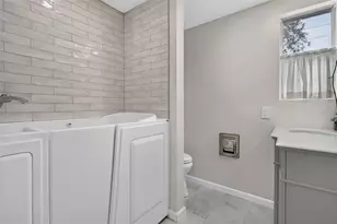 519 Norfolk St, Dunedin, FL 34698 - Photo 12