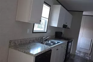 15246 Peace Blvd, Spring Hill, FL 34610 - Photo 8