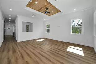 158 E Spruce St, Tarpon Springs, FL 34689 - Photo 20