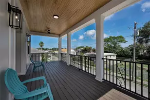 158 E Spruce St, Tarpon Springs, FL 34689 - Photo 6