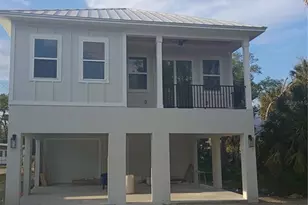 158 E Spruce St, Tarpon Springs, FL 34689 - Photo 2
