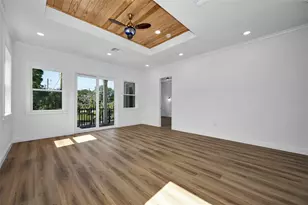 158 E Spruce St, Tarpon Springs, FL 34689 - Photo 18