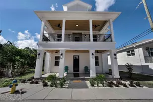 158 E Spruce St, Tarpon Springs, FL 34689 - Photo 1
