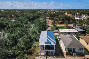 158 E Spruce St, Tarpon Springs, FL 34689 - Photo 2