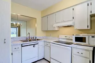 11132 Pembridge Ct, Port Richey, FL 34668 - Photo 10