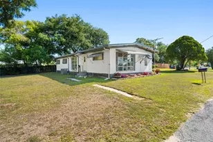 10220 Wellington Ave, Dade City, FL 33525 - Photo 2