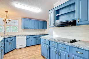 38906 Alston Ave, Zephyrhills, FL 33542 - Photo 26