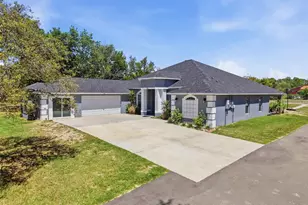 18354 Monteverde Dr, Spring Hill, FL 34610 - Photo 2