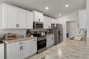 12492 Pine Bluff St, Spring Hill, FL 34609 - Photo 14