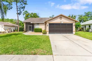 10311 Pineneedles Dr, New Port Richey, FL 34654 - Photo 14