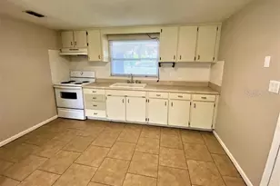 39014 South Ave, Zephyrhills, FL 33542 - Photo 6