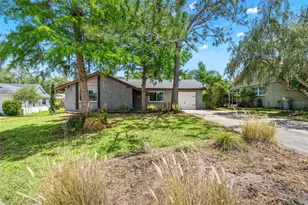 8804 Lincolnshire Dr, Hudson, FL 34667 - Photo 2