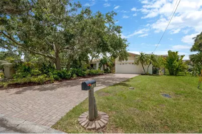 8143 Channel Drive, Port Richey, FL 34668 - Photo 10