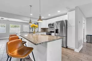 6860 14th Way S, Saint Petersburg, FL 33705 - Photo 10