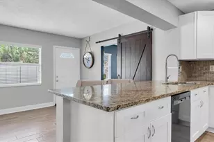 6860 14th Way S, Saint Petersburg, FL 33705 - Photo 10