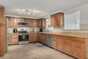 8510 Green St, Port Richey, FL 34668 - Photo 12