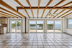 1647 Seabreeze Dr, Tarpon Springs, FL 34689 - Photo 12