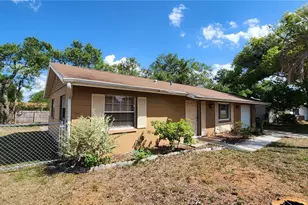 4518 Yorkshire Ave, Spring Hill, FL 34609 - Photo 6