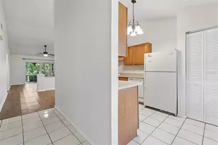 3410 Laurel Dale Dr, Tampa, FL 33618 - Photo 34