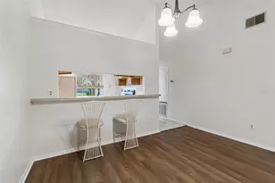 3410 Laurel Dale Dr, Tampa, FL 33618 - Photo 46