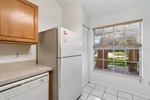 3410 Laurel Dale Dr, Tampa, FL 33618 - Photo 42
