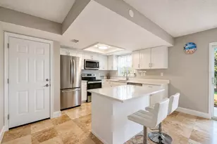 8818 Bay Pointe Dr, Tampa, FL 33615 - Photo 2