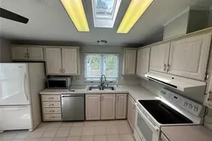 8040 Cessna Dr, Spring Hill, FL 34606 - Photo 18