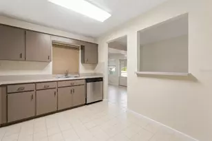 10636 Salamanca Dr, Port Richey, FL 34668 - Photo 10